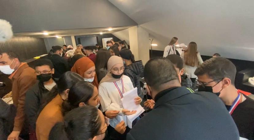 Public et jeunes participants, concours d'éloquence Eloquence 2022
