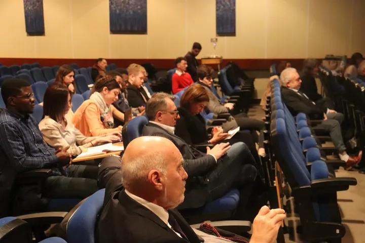 Public dans la salle, Table Ronde Leadership, Politique & Gouvernance